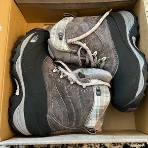Brand new still in box the north face snow boots